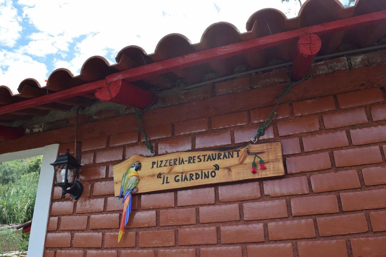 La Casita De Mi Abuela Hostel Mancos Bagian luar foto