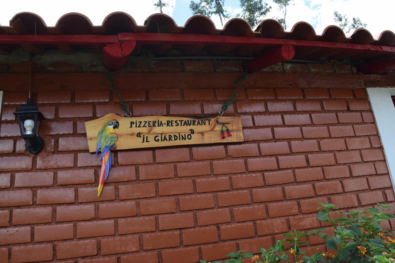 La Casita De Mi Abuela Hostel Mancos Bagian luar foto